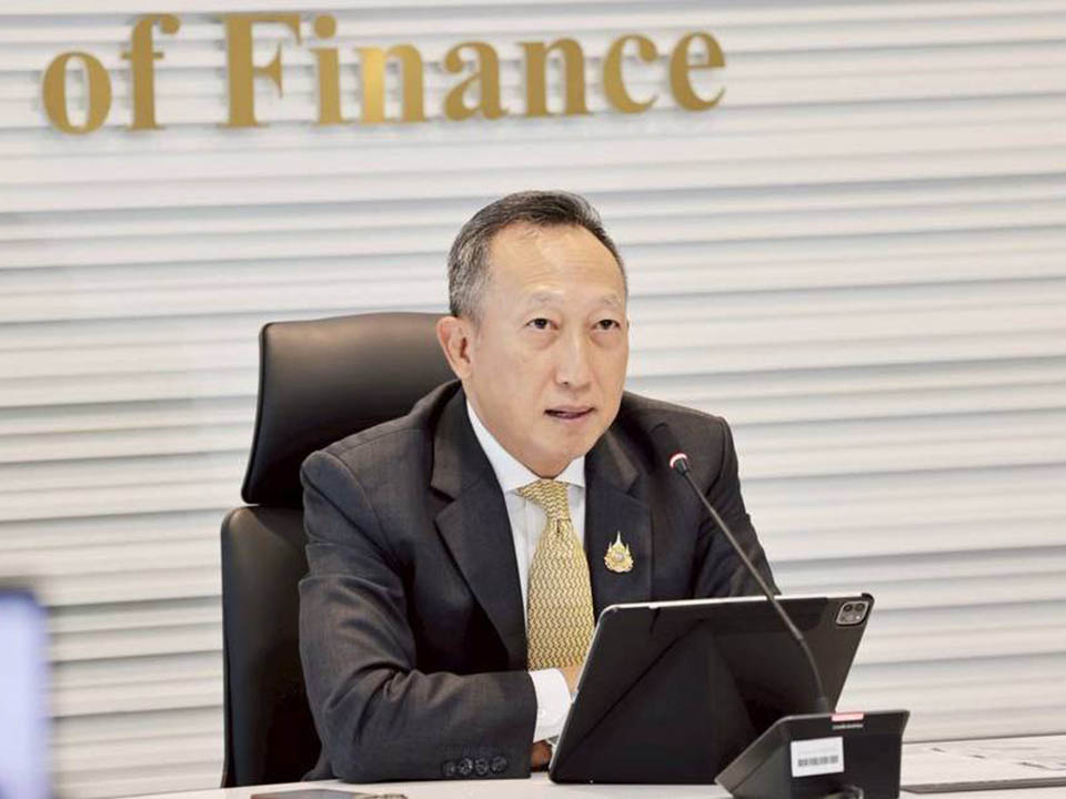 Заместитель министра финансов Ворапак подает в отставку на фоне обвинений в мошенничестве, угрожает юридическими действиями