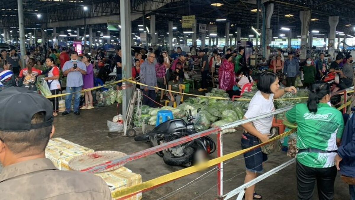 Мужчина арестован за смертельную стрельбу по бывшей девушке на рынке в Пхетчабури