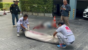 Мужчина упал с кондоминиума в Паттайе, тело разорвано на две части