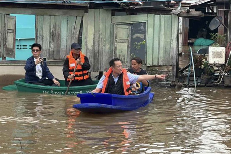 Наводнения в Айюттхае в 12 округах
