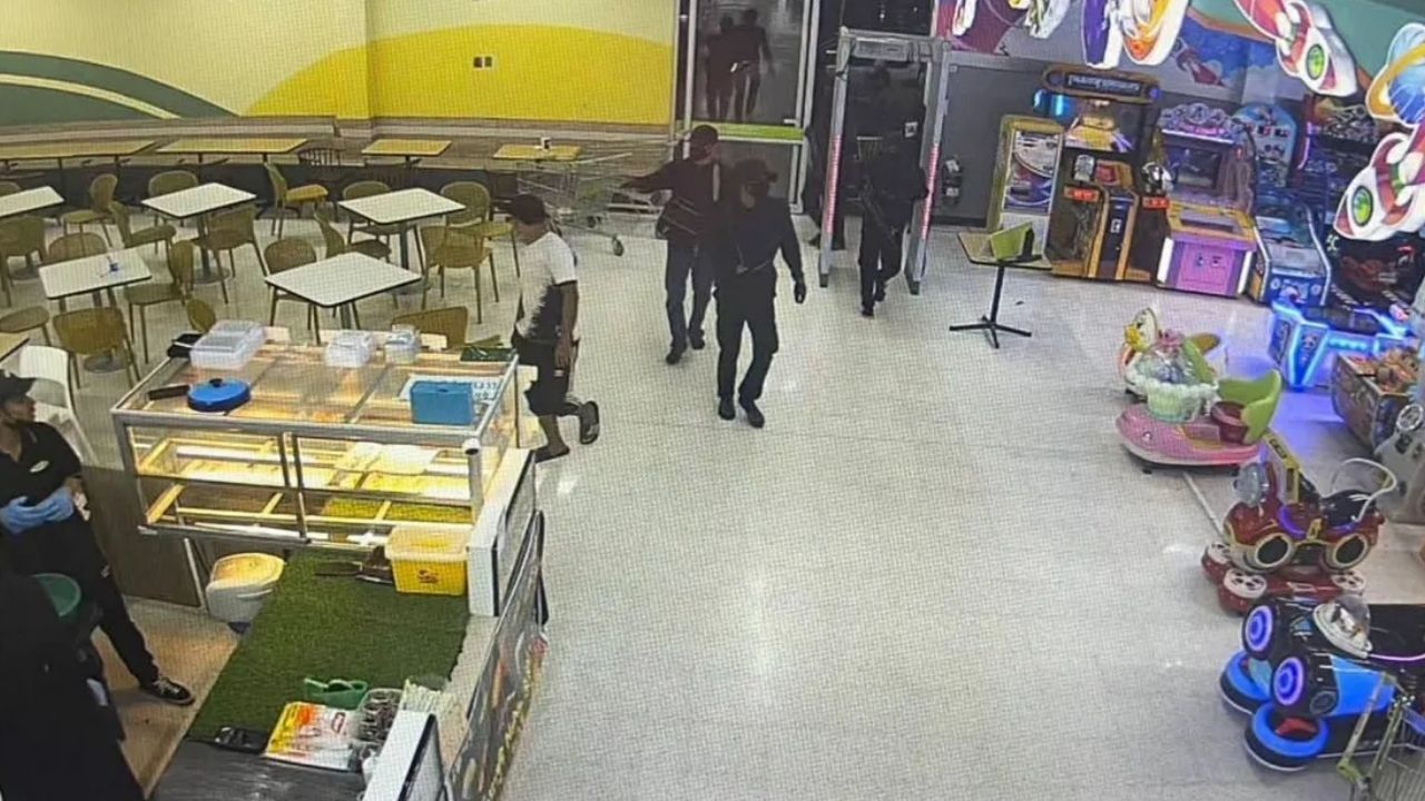 Офицеры подозревают, что ограбление ювелирного магазина в Наративате связано с группой повстанцев БРН