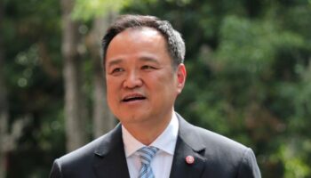 Партия Бхумджайтай привлекает все больше дезертиров