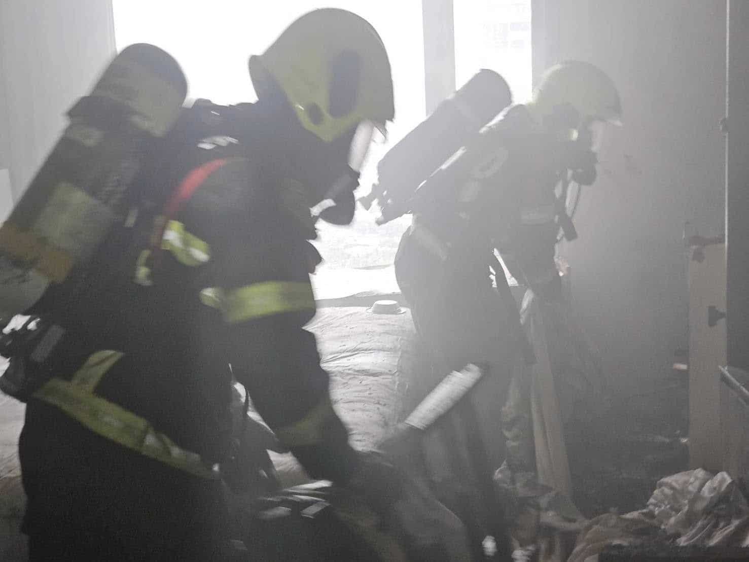 Пожар вспыхнул в гостиничном номере в Бангкоке, гости эвакуированы безопасно (видео)