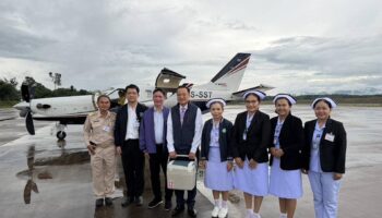 Премьер-министр Анутин лично управляет рейсом по извлечению органов, совмещая обязанности с медицинской миссией