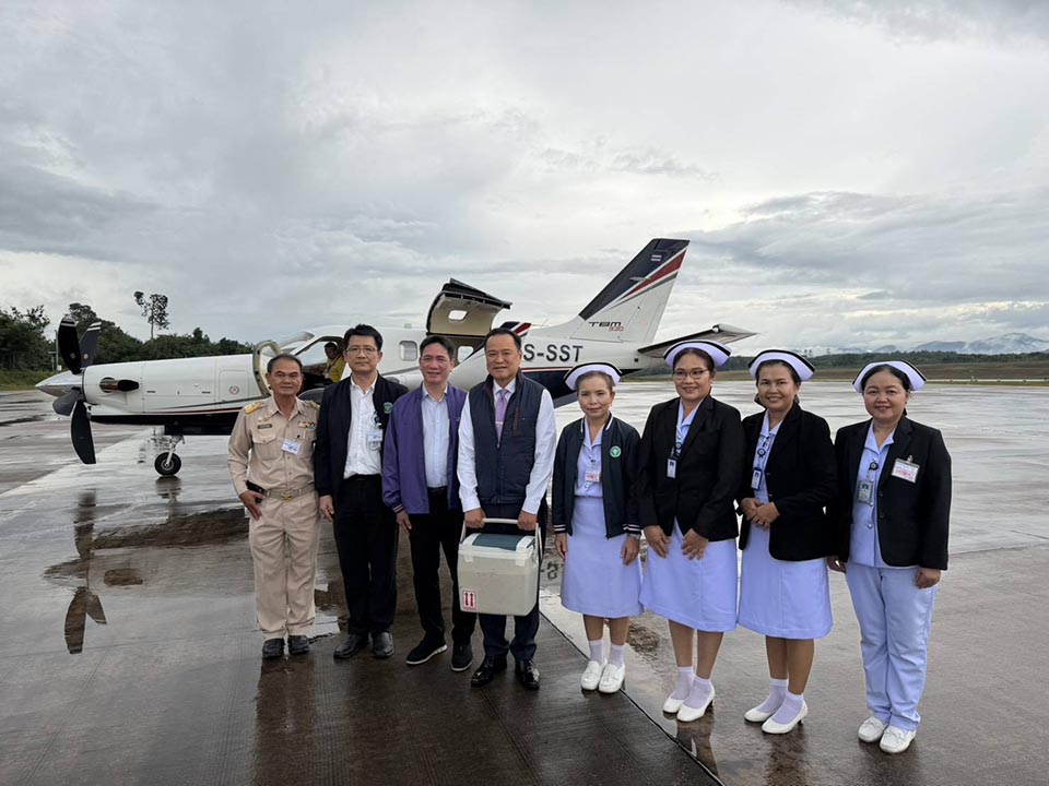 Премьер-министр Анутин лично управляет рейсом по извлечению органов, совмещая обязанности с медицинской миссией