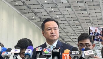 Премьер-министр Анутин настаивает на том, что выселения в Камбодже в Са-Каео происходят в соответствии с законом без применения силы