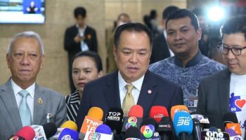 Премьер-министр Анутин начинает первое заседание экономического кабинета, запускает «Полуполный Плюс» на фоне международного давления из-за мошенничества