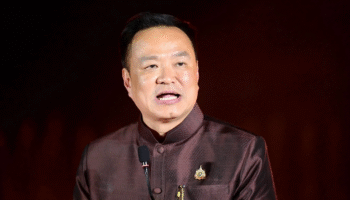 Премьер-министр Анутин требует оперативной помощи и мониторинга наводнений, так как воды угрожают стране.