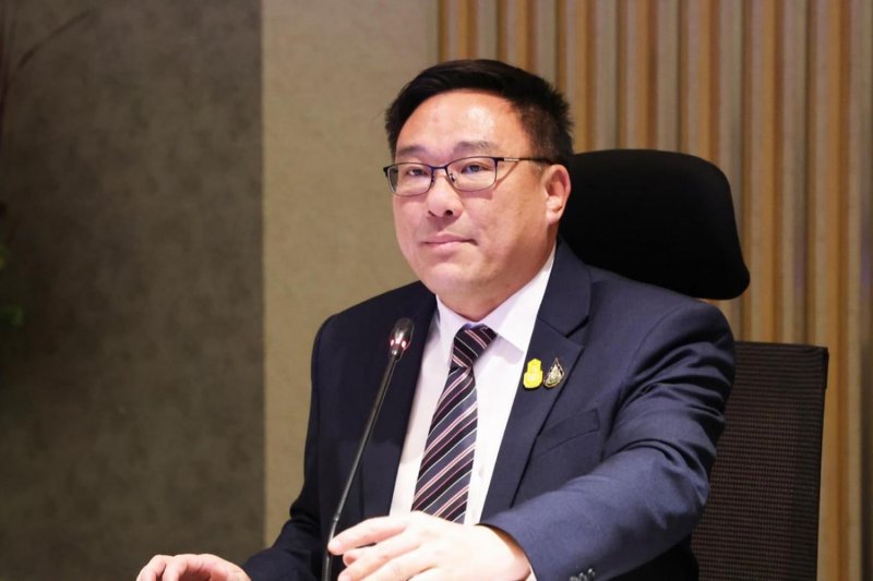 Премьер-министр работает над связями с Южной Кореей по поводу прививок