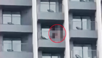 Секс-акт иностранной пары на балконе шокирует прохожих в Паттайе