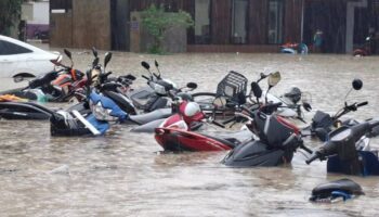 Сильный дождь вызывает наводнения на Пхукете