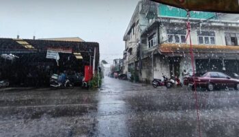 Скоро грозы, так как муссон обрушивается на центральный Таиланд