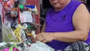 Скромный продавец гирлянд в центральном Таиланде выигрывает 12 миллионов бат