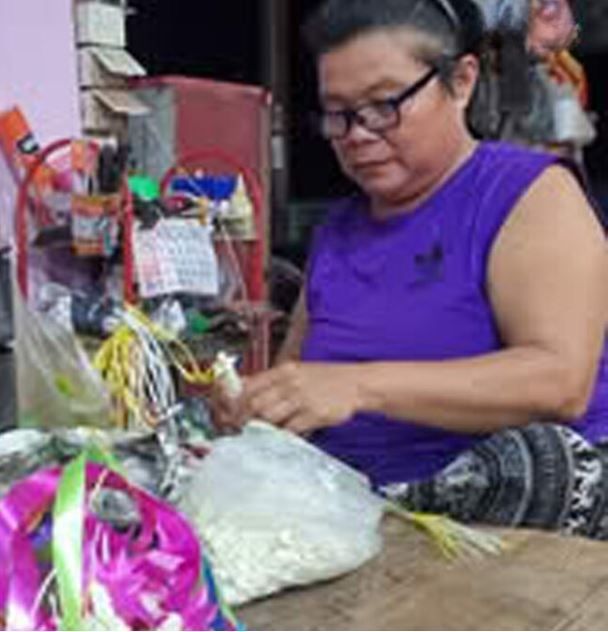 Скромный продавец гирлянд в центральном Таиланде выигрывает 12 миллионов бат