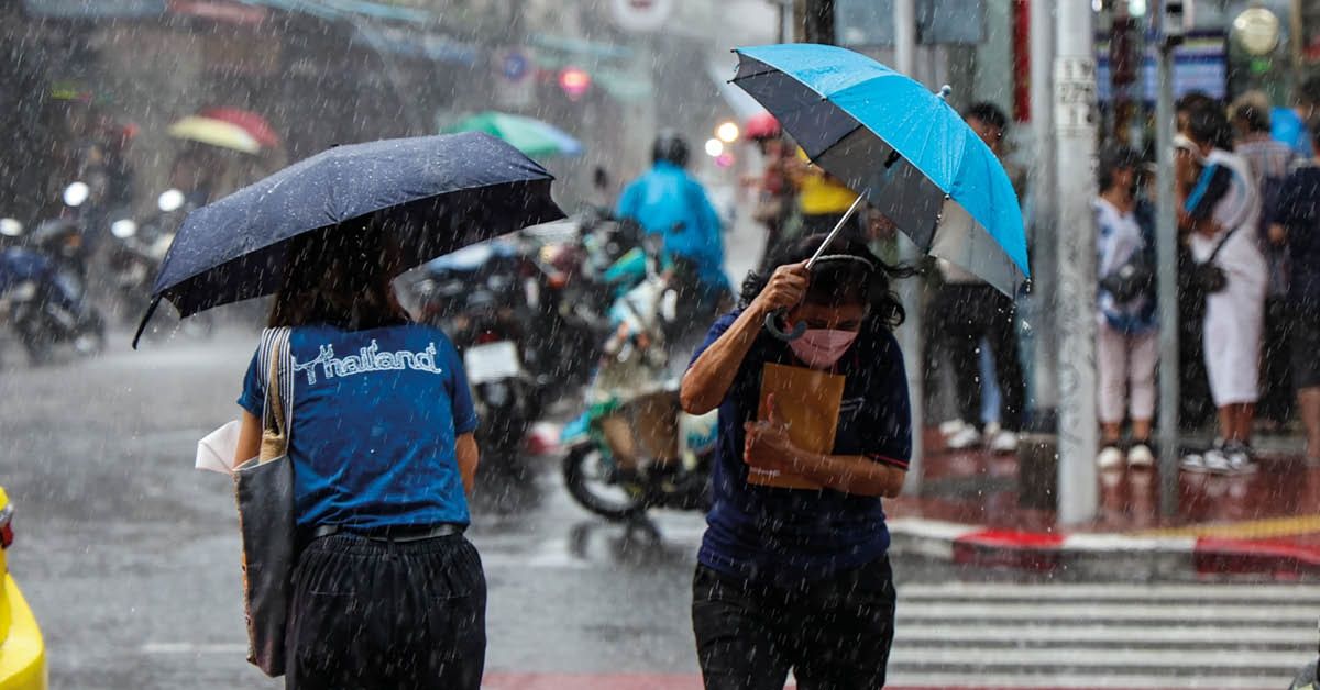 Таиланд уклоняется от шторма Матмо, но дождь обрушивается на регионы