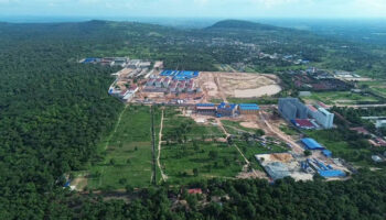 Тайланд наготове, пока мошенники нацеливаются на новую базу в пограничном городке Камбоджи