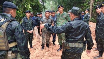 Тайская армия представляет обнаружение 200 мин наблюдателям АСЕАН