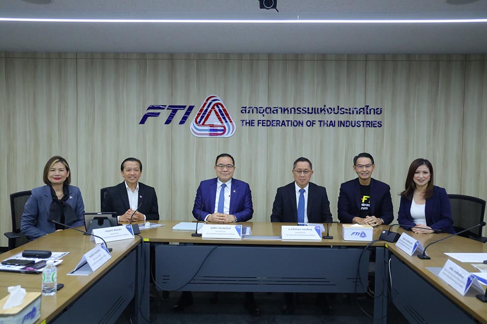 Тайская промышленная уверенность растет в первый раз за семь месяцев на фоне нового правительства и стремительного притока иностранных инвестиций.