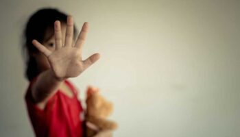 Тайца арестовали за нападение на племянницу в Нонтхабури