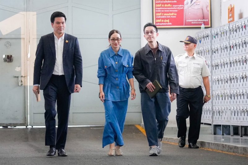 Таксин завершает месяц за решеткой