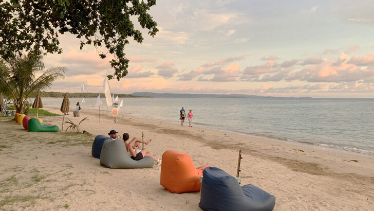 Туризм в Трат теряет 21 миллион долларов из-за военного положения, отпугивающего туристов из Великобритании