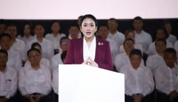 Тхаксинон может преподавать английский язык в тюрьме вместо тяжелых работ.