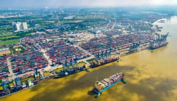 Устойчивость ASEAN+3 продолжается на фоне глобальных неопределенностей, при этом AMRO прогнозирует рост на 4,1% в 2025 году.