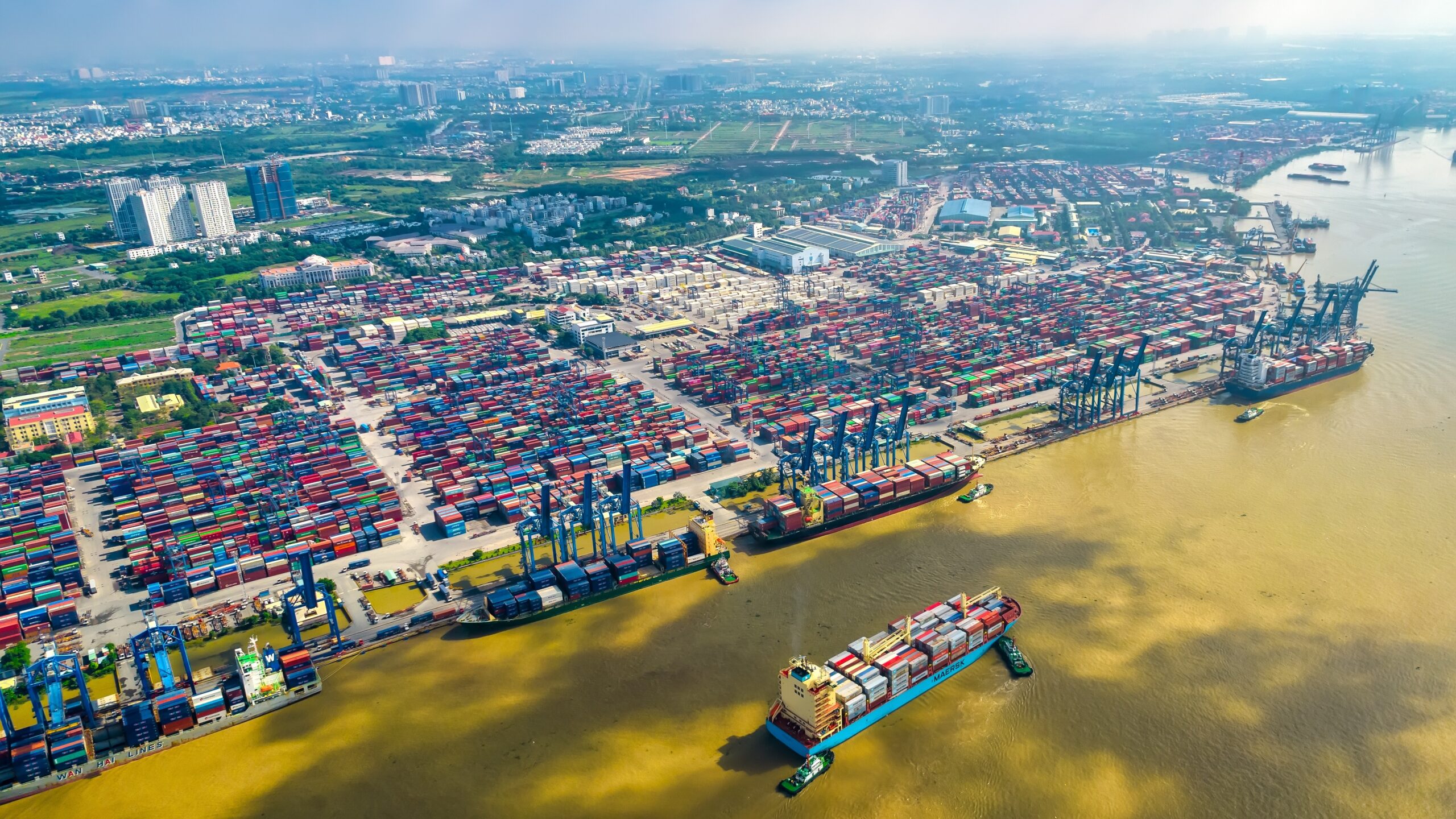 Устойчивость ASEAN+3 продолжается на фоне глобальных неопределенностей, при этом AMRO прогнозирует рост на 4,1% в 2025 году.