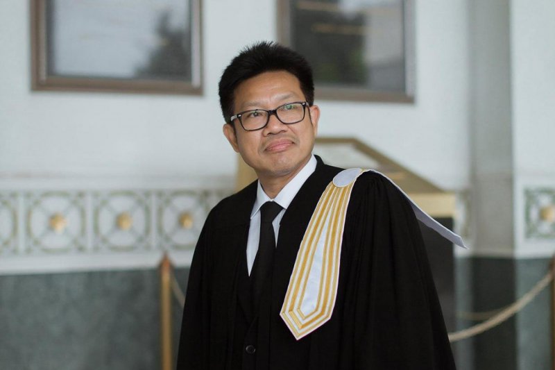 Юрист Деча призывает к проведению расследования фонда 'Gun'