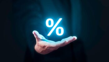 SCB EIC предсказывает дополнительное снижение ставки в декабре, снизив её до 1,25%