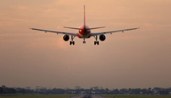 Аэропорт Чианг-Май изменяет расписание рейсов для фестиваля Йи Пэнг