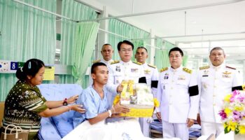 Его Величество Король проявляет королевское сострадание к солдатам, пострадавшим в инциденте на тайско-камбоджийской границе