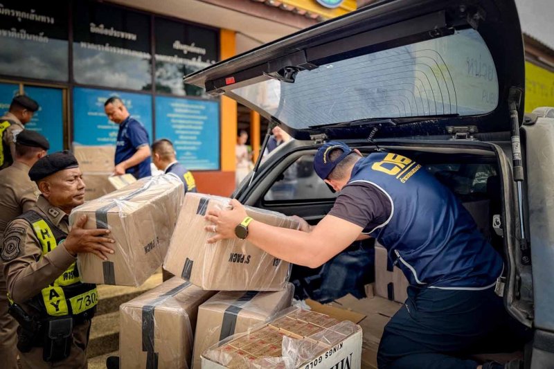 Женщина арестована с Б20м в не облагаемых налогом сигаретах