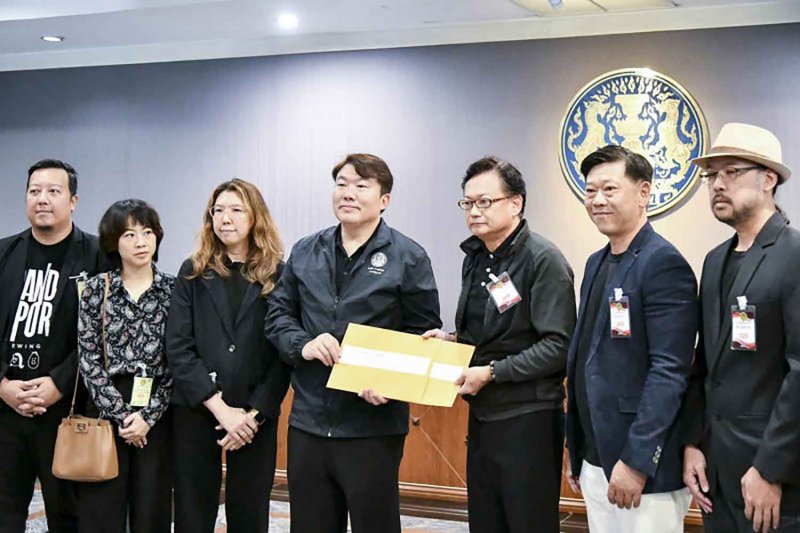 Запрет на алкоголь во второй половине дня находится на рассмотрении