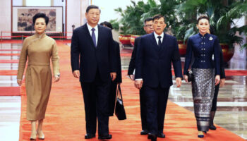 Китайская общественность «глубоко впечатлённая» визитом тайских королевских особ, говорит посол