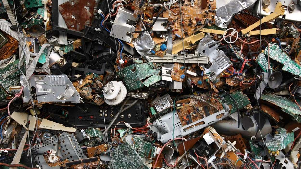 Обращение к кризису отходов батарей