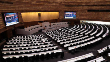 Панель завершила обзор законопроекта о хартии