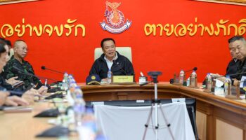 ПМ Анутин отдаёт приказ о срочном восстановлении в Хат-Яй, приоритизируя достоинство жертв наводнения