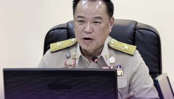 Премьер-министр Анутин подчеркивает роль АМЛО в борьбе с онлайн-мошенничеством, так как изъято активов на 29 миллиардов бат.