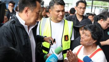 Премьер-министр Анутин посещает центр эвакуации от наводнения в Хат-Яй, обеспечивает помощь и безопасное возвращение для жителей