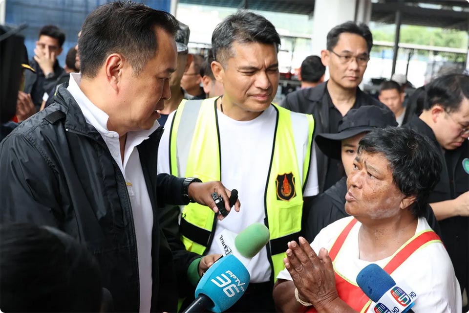 Премьер-министр Анутин посещает центр эвакуации от наводнения в Хат-Яй, обеспечивает помощь и безопасное возвращение для жителей