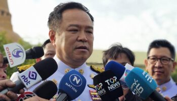 Премьер-министр Анутин ускоряет ликвидацию последствий наводнения, поскольку южные провинции готовятся к ухудшению стока.