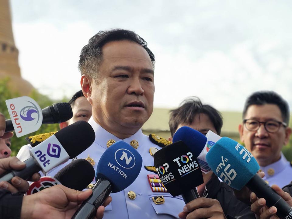 Премьер-министр Анутин ускоряет ликвидацию последствий наводнения, поскольку южные провинции готовятся к ухудшению стока.