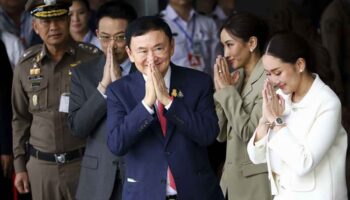 Проблемы Шинавата ставят под угрозу Пью Тай