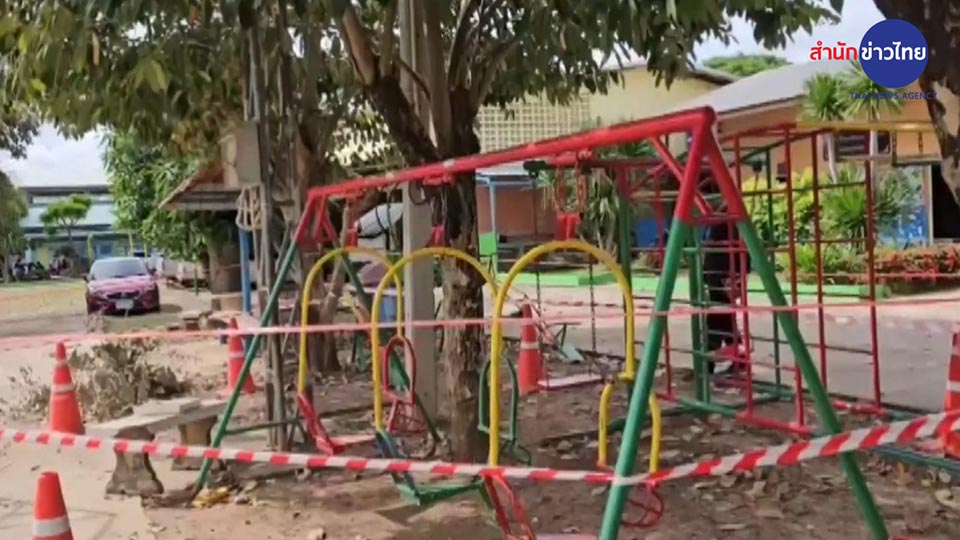 Пятилетний мальчик погиб от удара током, играя на школьных качелях в Буриране