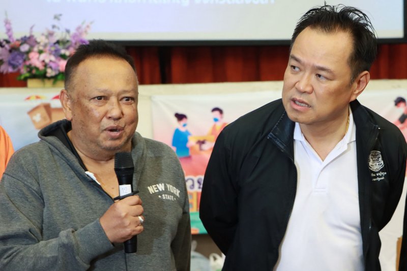 Разъяренные жители Хатъяй требуют отставки мэра