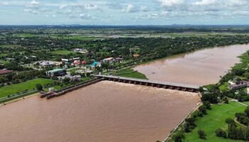 Сброс на дамбе Чао Прайя удерживается на уровне 2,700 куб. м/с, так как Таиланд готовится к шторму Калмаеги