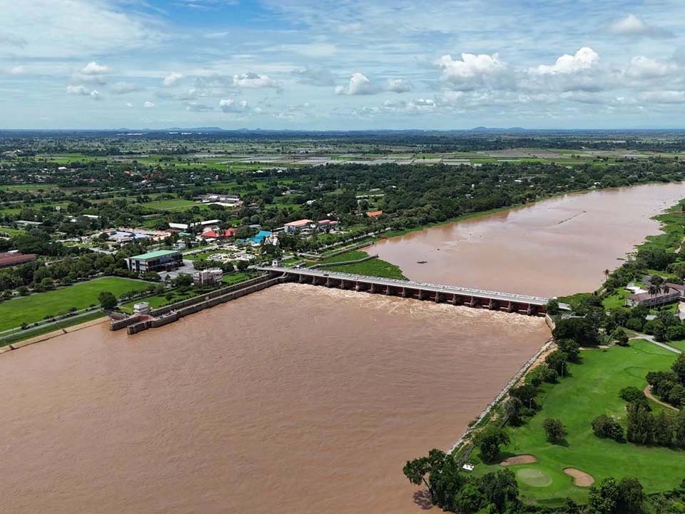 Сброс на дамбе Чао Прайя удерживается на уровне 2,700 куб. м/с, так как Таиланд готовится к шторму Калмаеги