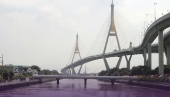 Таиланд спешит сдержать rising waters, так как RID уменьшает сброс воды из плотин, чтобы предотвратить наводнения