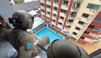 Таиландские военно-воздушные силы и гуманитарные агентства запускают крупную воздушно-морскую операцию по спасению жертв наводнения в Хат-Яе